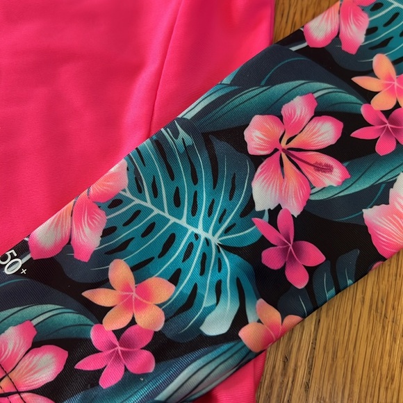 Hurley Girls Long Sleeve Hawaiian Floral Rash Guard UPF50+ - Picture 3 of 6